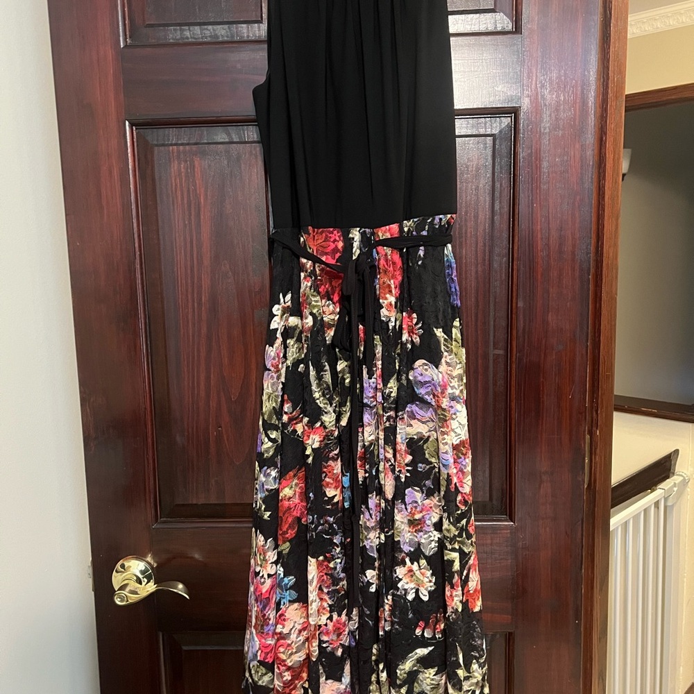SLNY Black Floral Midi Dress